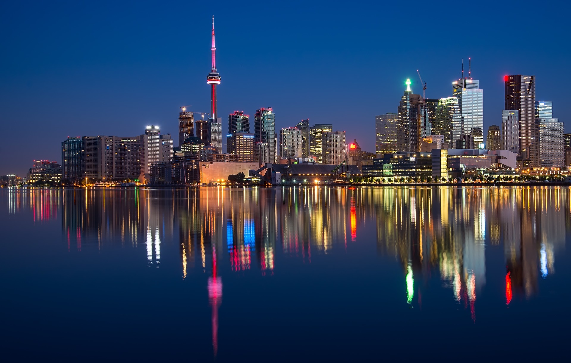 Visiting Toronto For The First Time Enjoy A Signature Registered 